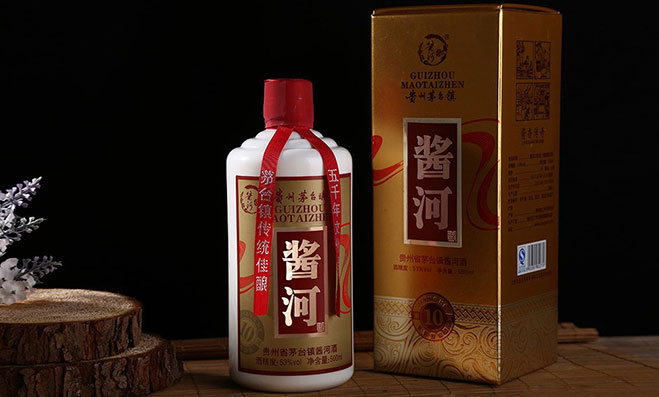 深圳专业商业产品摄影，为酱河白酒等高端产品提供精致视觉展示，提升品牌形象与市场吸引力。