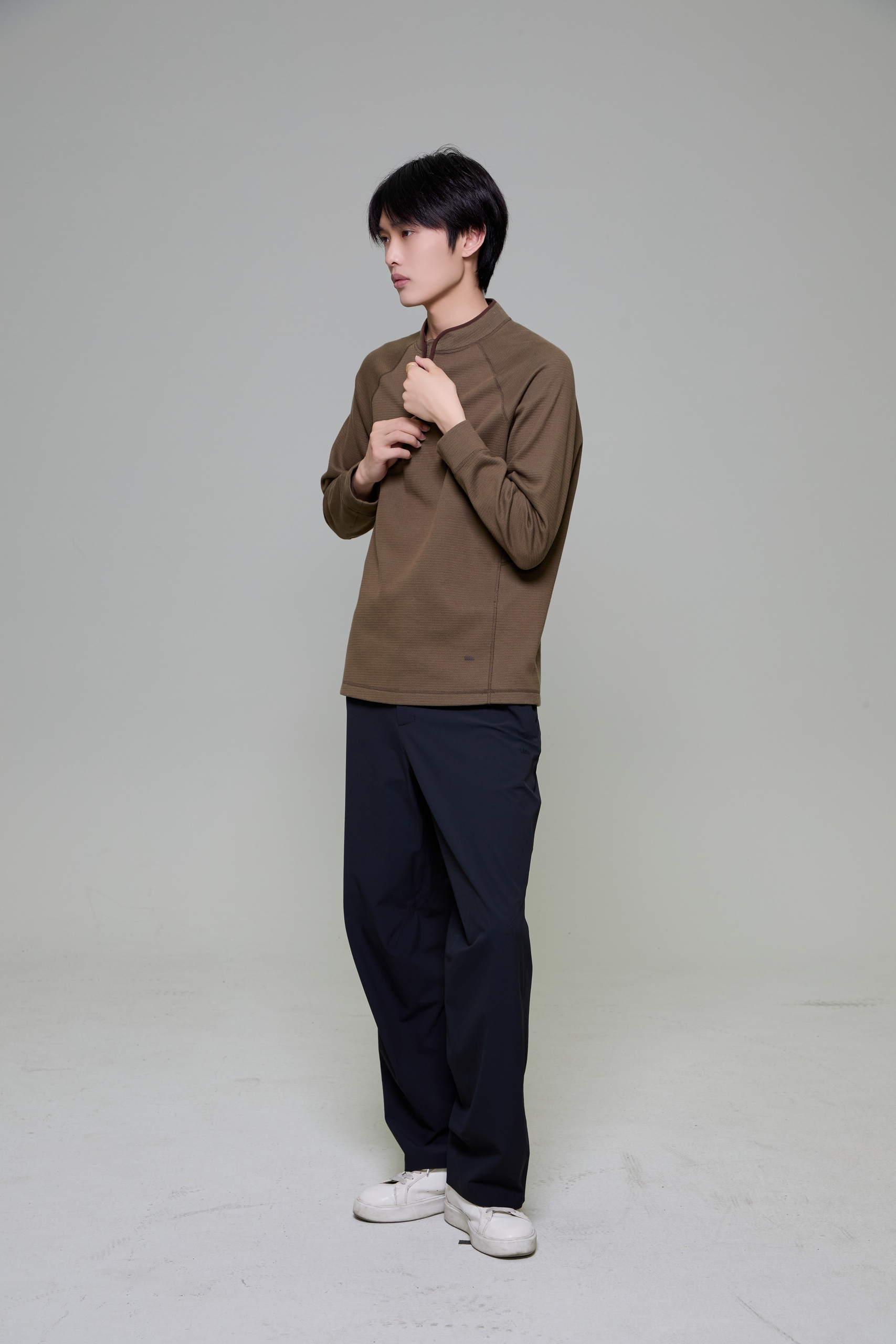 焦下服装模特棚拍