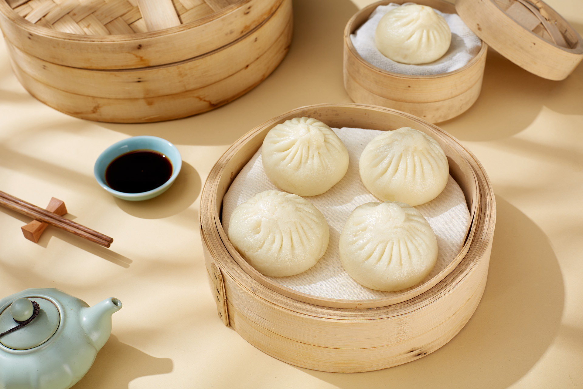 食品包装与成品食用状态的搭配展示